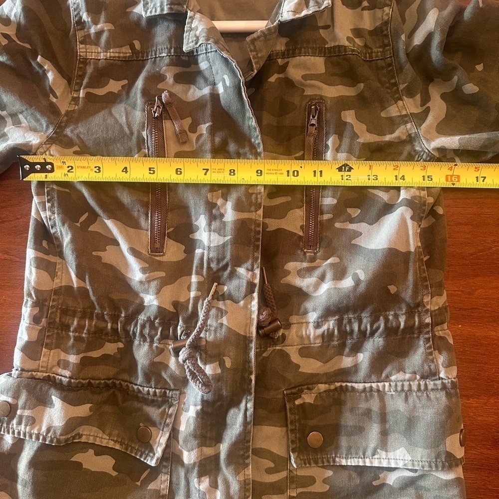 Super fun camo jacket - Picture 7 of 8